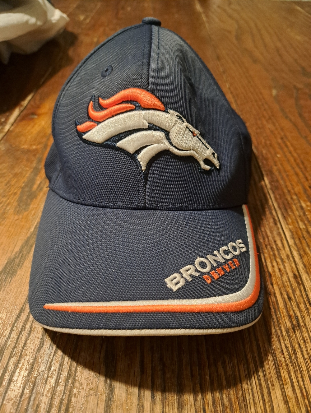 One Size NFL Team Apparel Denver Bronco Hat Cap Adjustable
